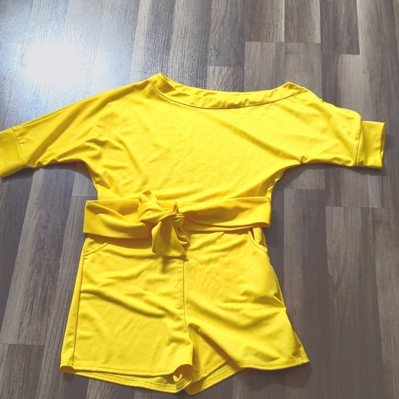 Yellow Drop Shoulder Romper with Belt Size M/L #W-30 - Picture 4 of 12